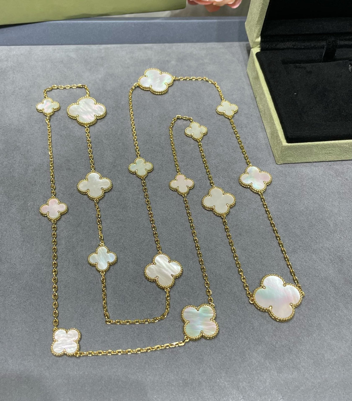 [⭐Clover Jewelry]CLOVER 16 MOTIF WHITE MOP GOLD NECKLACE