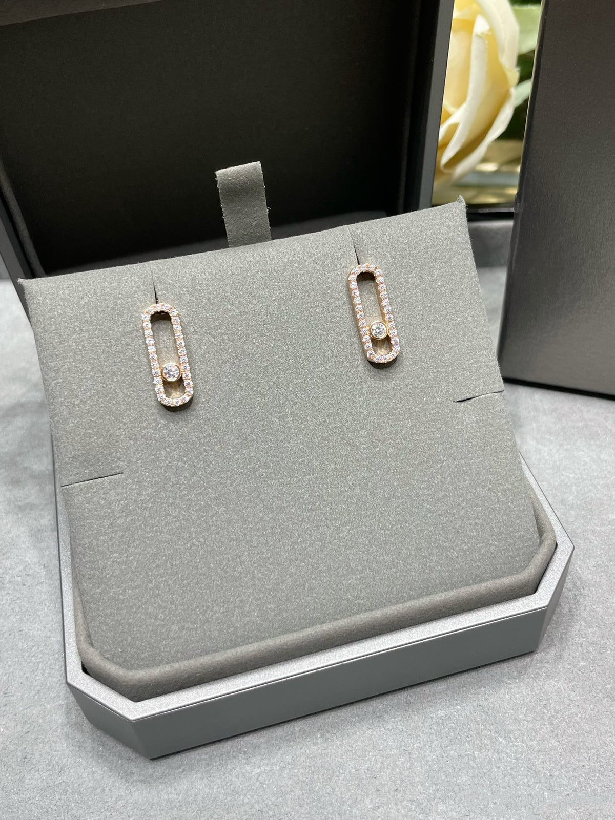 [⭐Clover Jewelry]MOVE UNO STUD DIAMOND PAVED EARRINGS