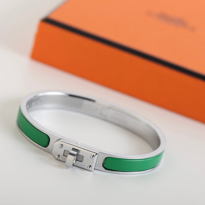[⭐Clover Jewelry]HM KELLY GREEN BRACELET