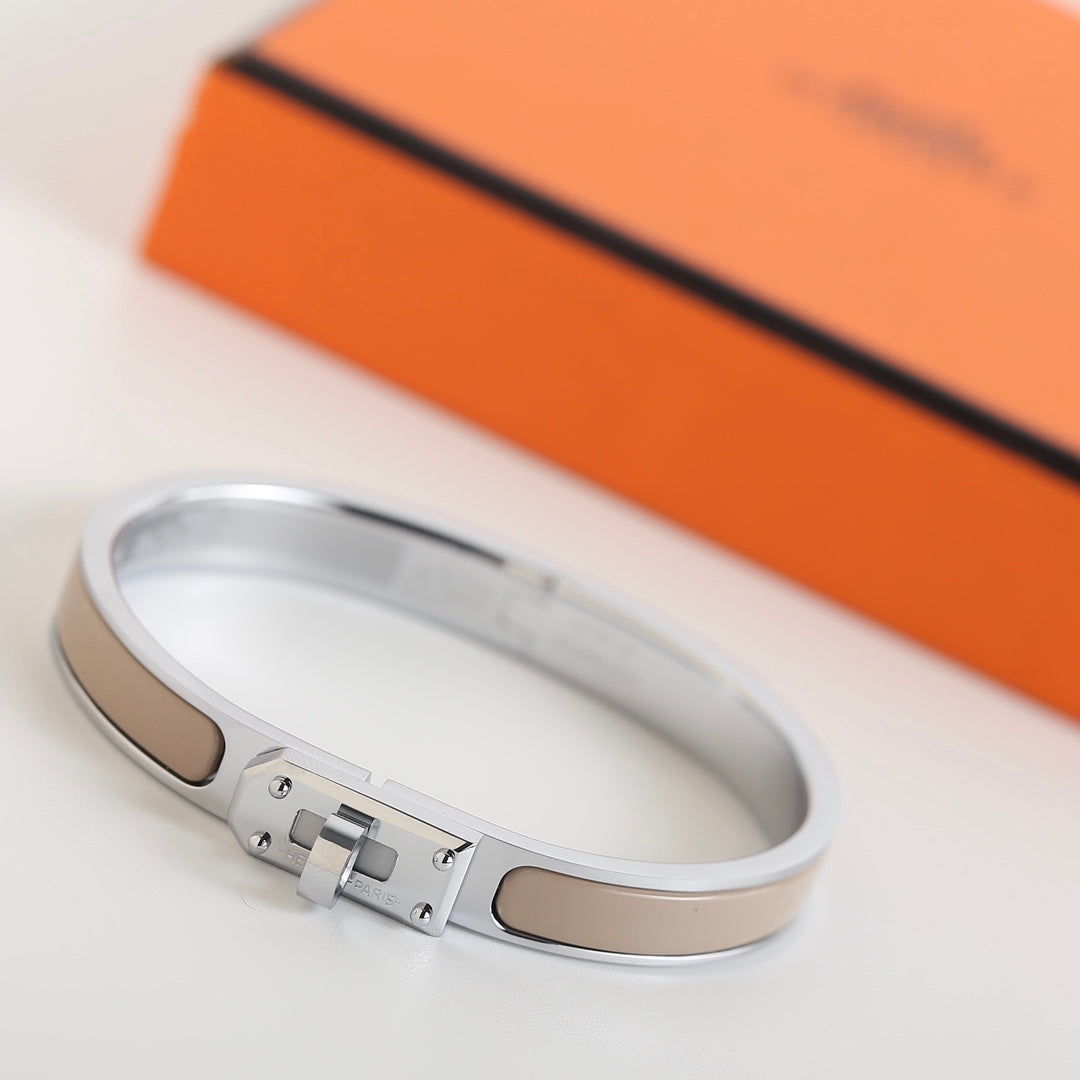 [⭐Clover Jewelry]HM KELLY GREY BRACELET