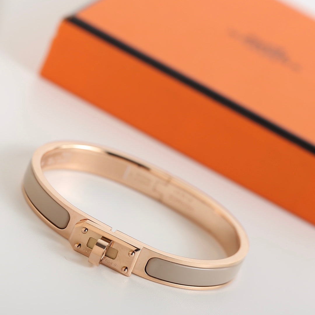 [⭐Clover Jewelry]HM KELLY GREY BRACELET