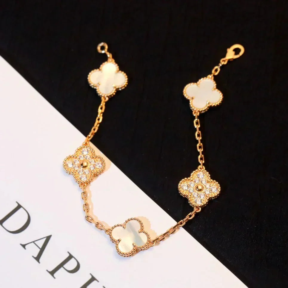 [⭐Clover Jewelry]CLOVER WHITE PEARL MOP 5 MOTIF BRACELET COLLECTION