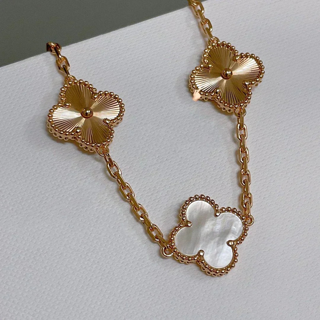 [⭐Clover Jewelry]CLOVER WHITE PEARL MOP 5 MOTIF BRACELET COLLECTION