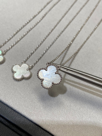 [⭐Clover Jewelry]CLOVER MEDIUM SILVER WHITE MOP NECKLACE