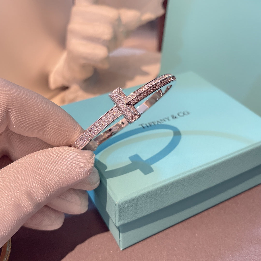[Clover Jewelry]T1 WIDE HINGED BANGLE DIAMOND PAVED BRACELET