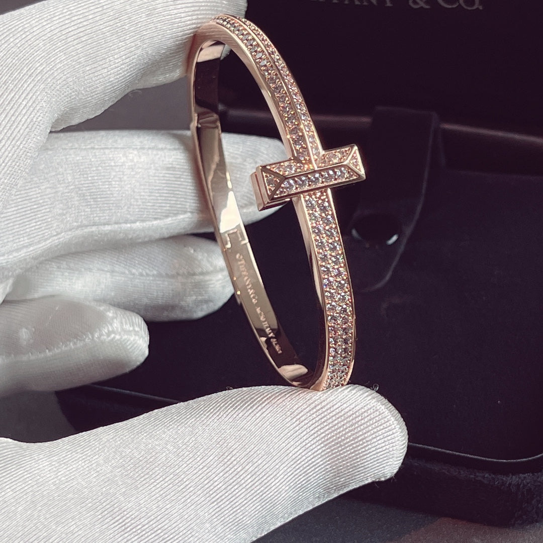 [Clover Jewelry]T1 WIDE HINGED BANGLE DIAMOND PAVED BRACELET