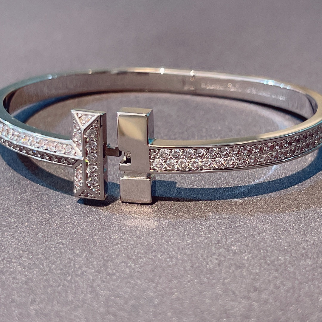 [Clover Jewelry]T1 WIDE HINGED BANGLE DIAMOND PAVED BRACELET