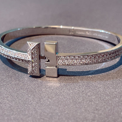[Clover Jewelry]T1 WIDE HINGED BANGLE DIAMOND PAVED BRACELET