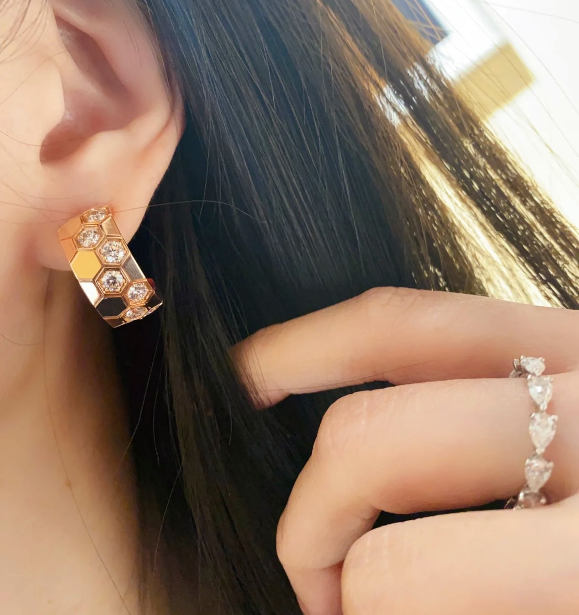 [⭐Clover Jewelry]BEE LOVE DIAMOND HOOP EARRINGS