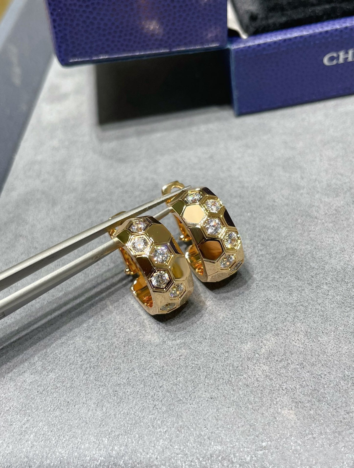 [⭐Clover Jewelry]BEE LOVE DIAMOND HOOP EARRINGS