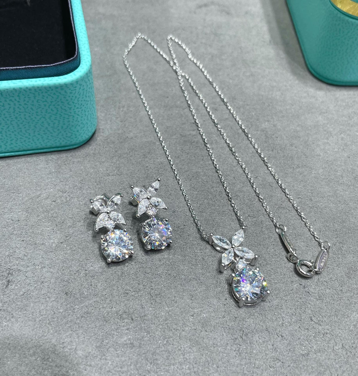 [Clover Jewelry]VICTORIA PENDANT SILVER DIAMOND NECKLACE