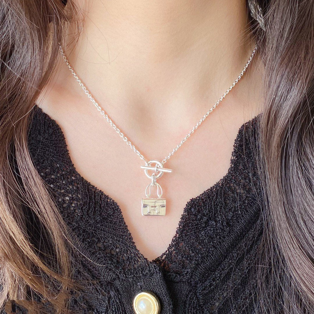 [⭐Clover Jewelry]CONSTANCE PEDANT SILVER NECKLACE