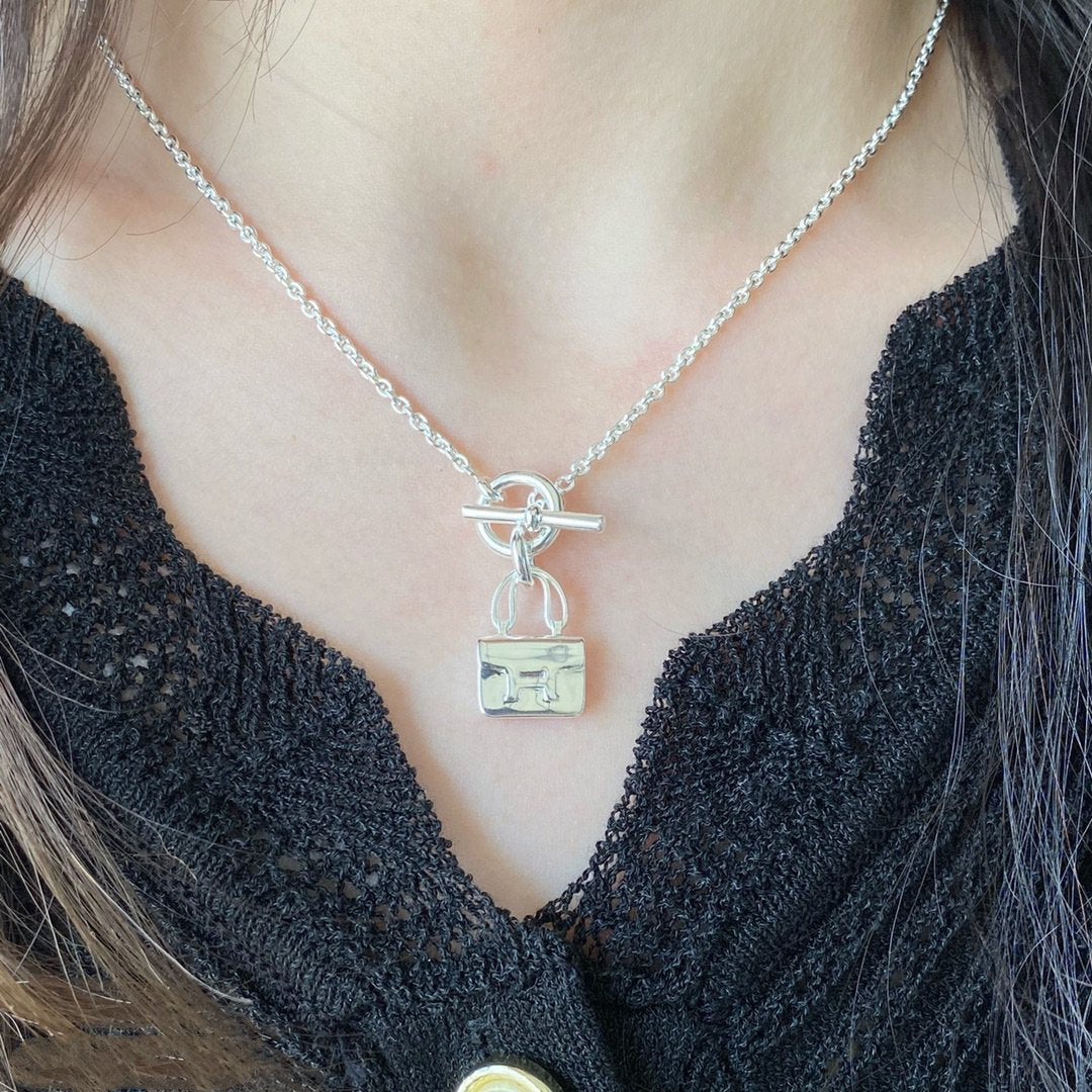 [⭐Clover Jewelry]CONSTANCE PEDANT SILVER NECKLACE