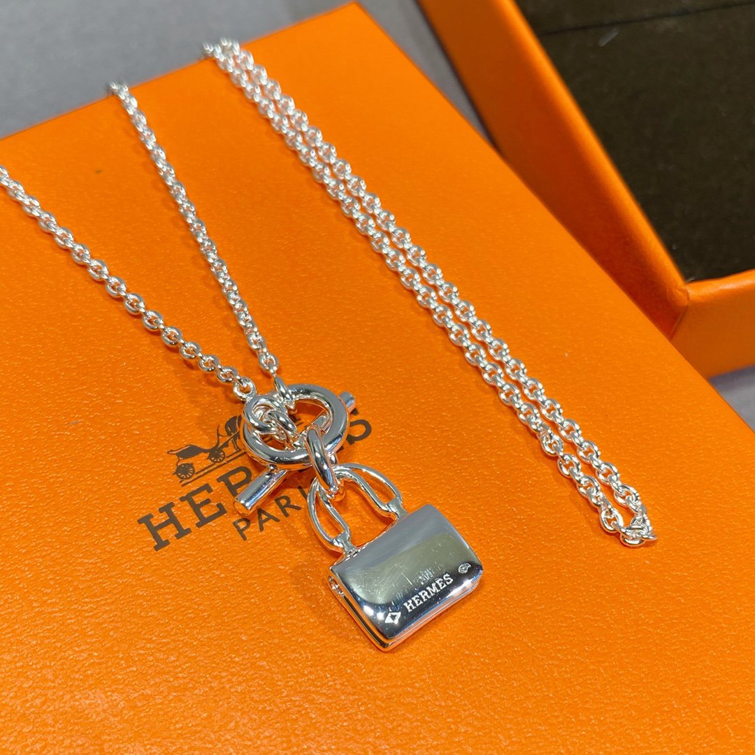[⭐Clover Jewelry]CONSTANCE PEDANT SILVER NECKLACE