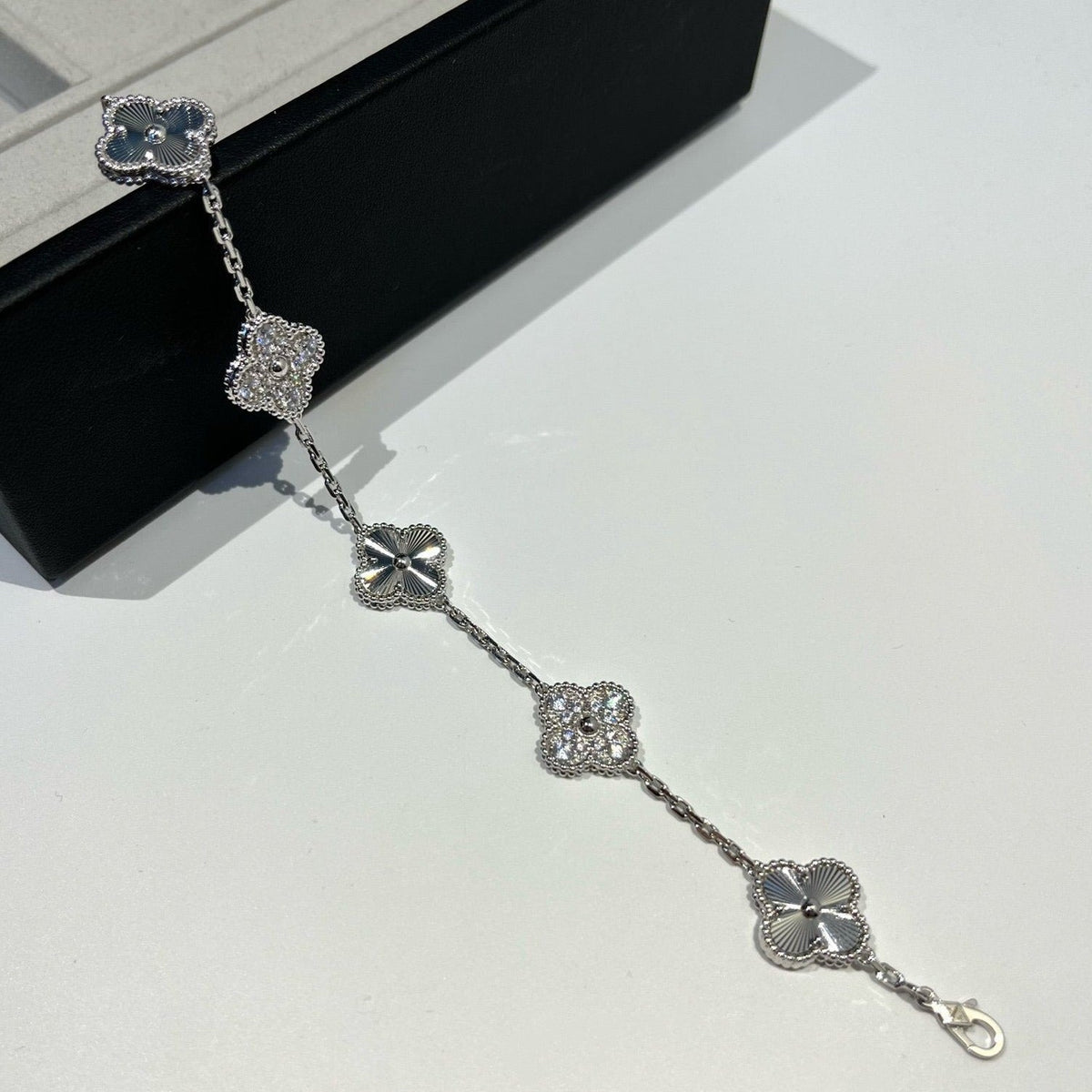 [⭐Clover Jewelry] CLOVER 5 MOTIF LASER BRACELET COLLECTION