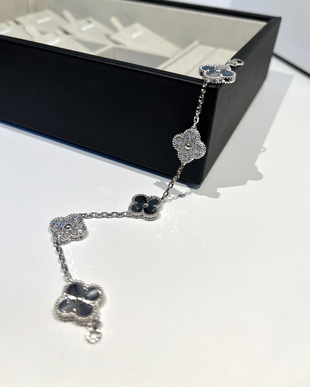 [⭐Clover Jewelry] CLOVER 5 MOTIF LASER BRACELET COLLECTION