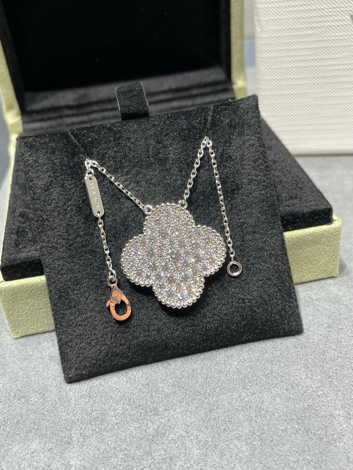 [⭐Clover Jewelry]CLOVER 25MM LARGE PENDANT DIAMOND PAVED SILVER NECKLACE