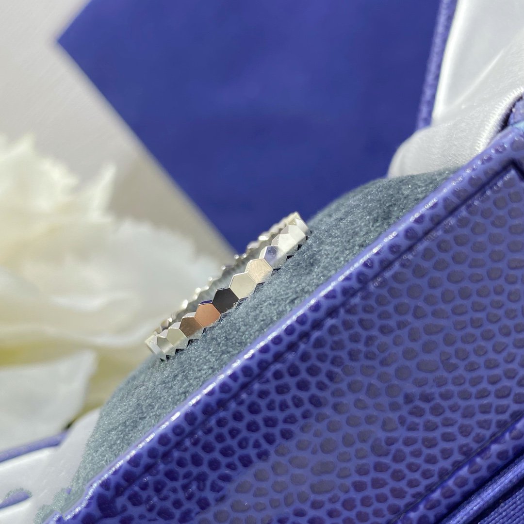 [⭐Clover Jewelry]BEE LOVE SMALL RING