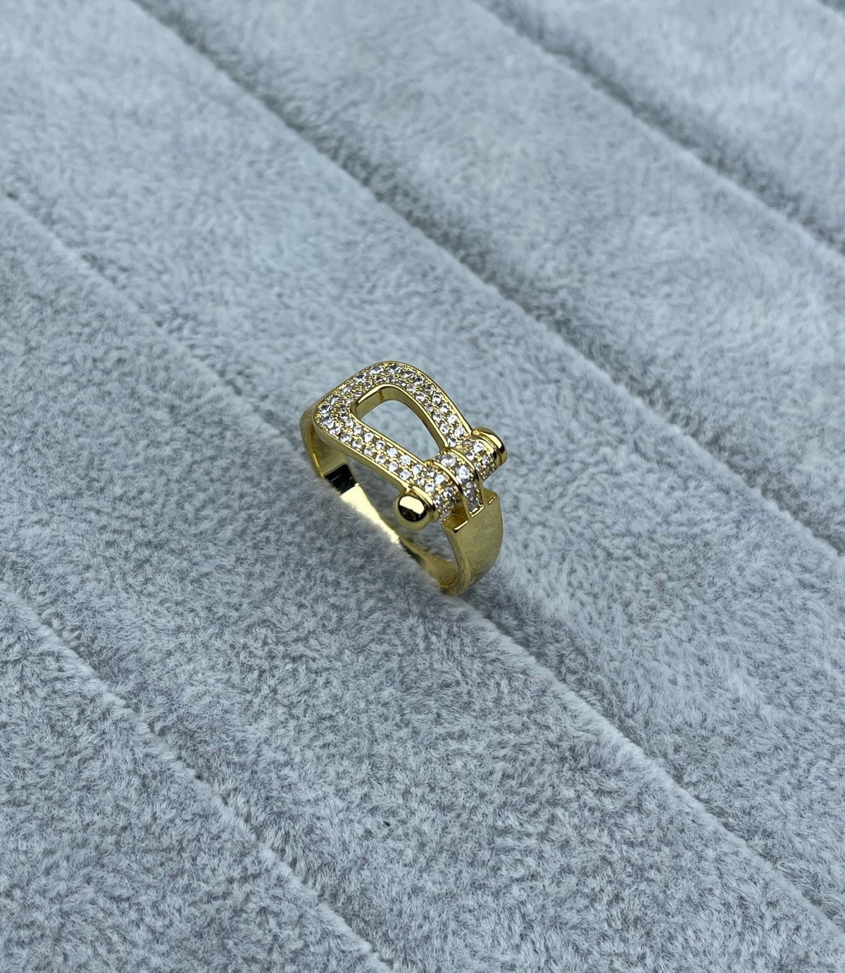 [⭐Clover Jewelry]Wide Hoof-Shaped Diamond-Studded Ring
