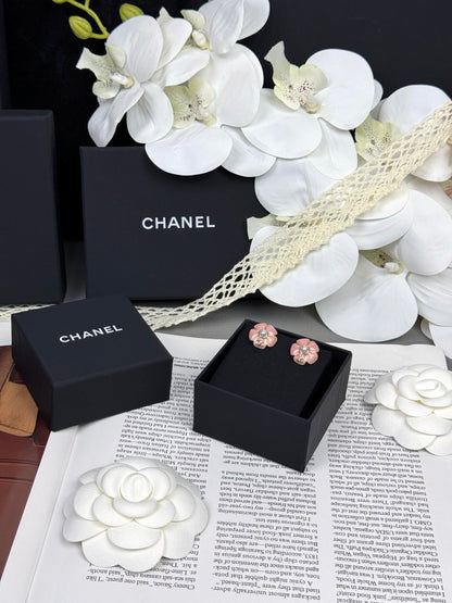 [⭐Clover Jewelry]26C Pink Camellia Pearl Enamel Stud Earrings