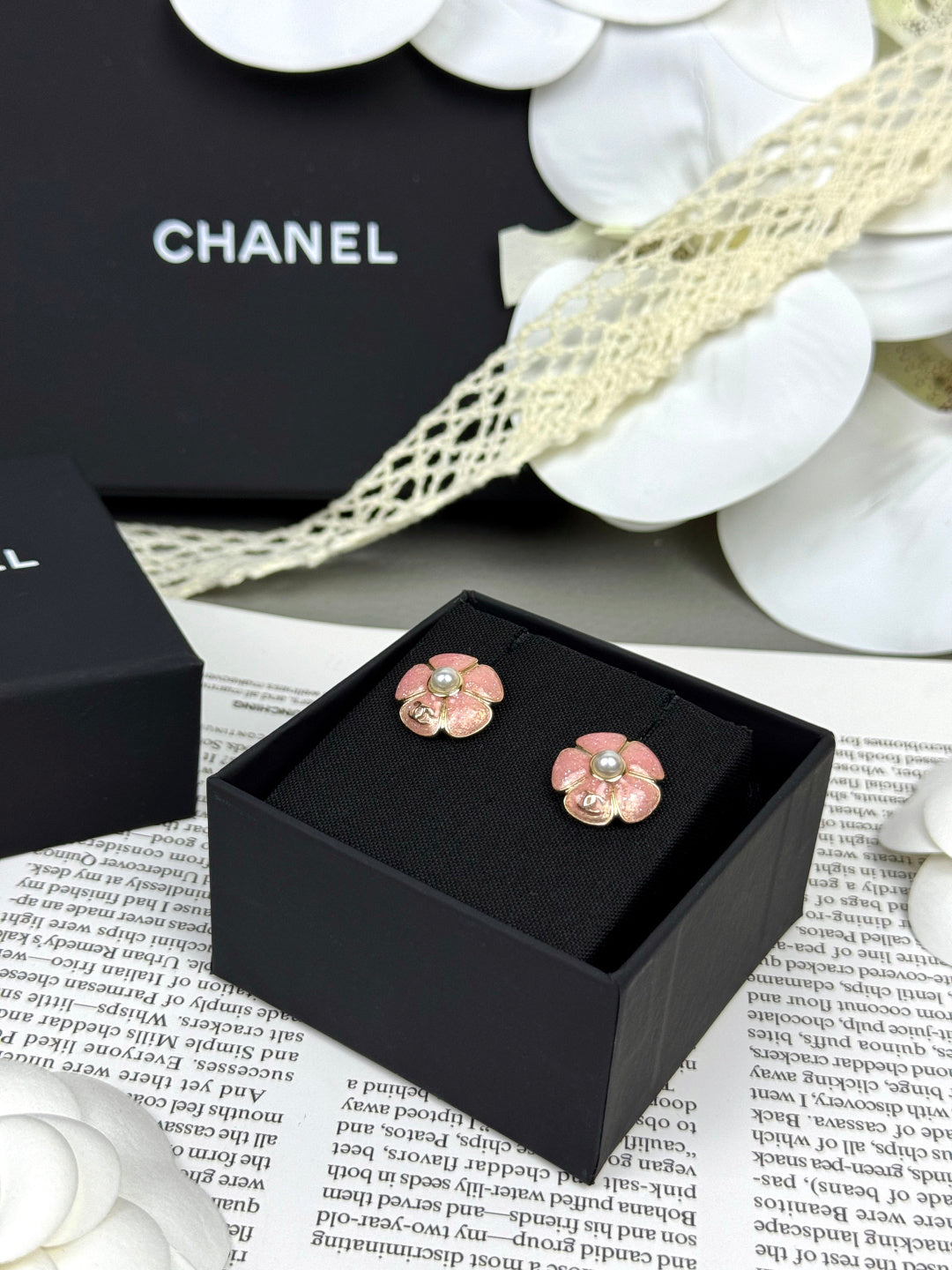 [⭐Clover Jewelry]26C Pink Camellia Pearl Enamel Stud Earrings