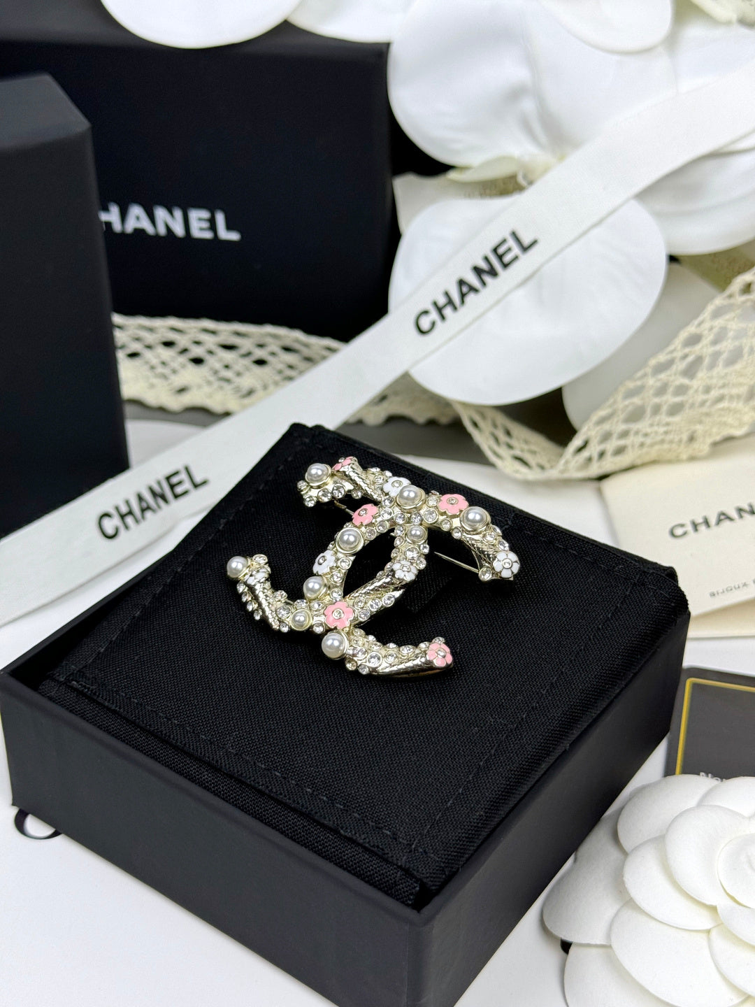 [⭐Clover Jewelry]26C Pink-White Enamel Ice Cream Cone Double C Brooch