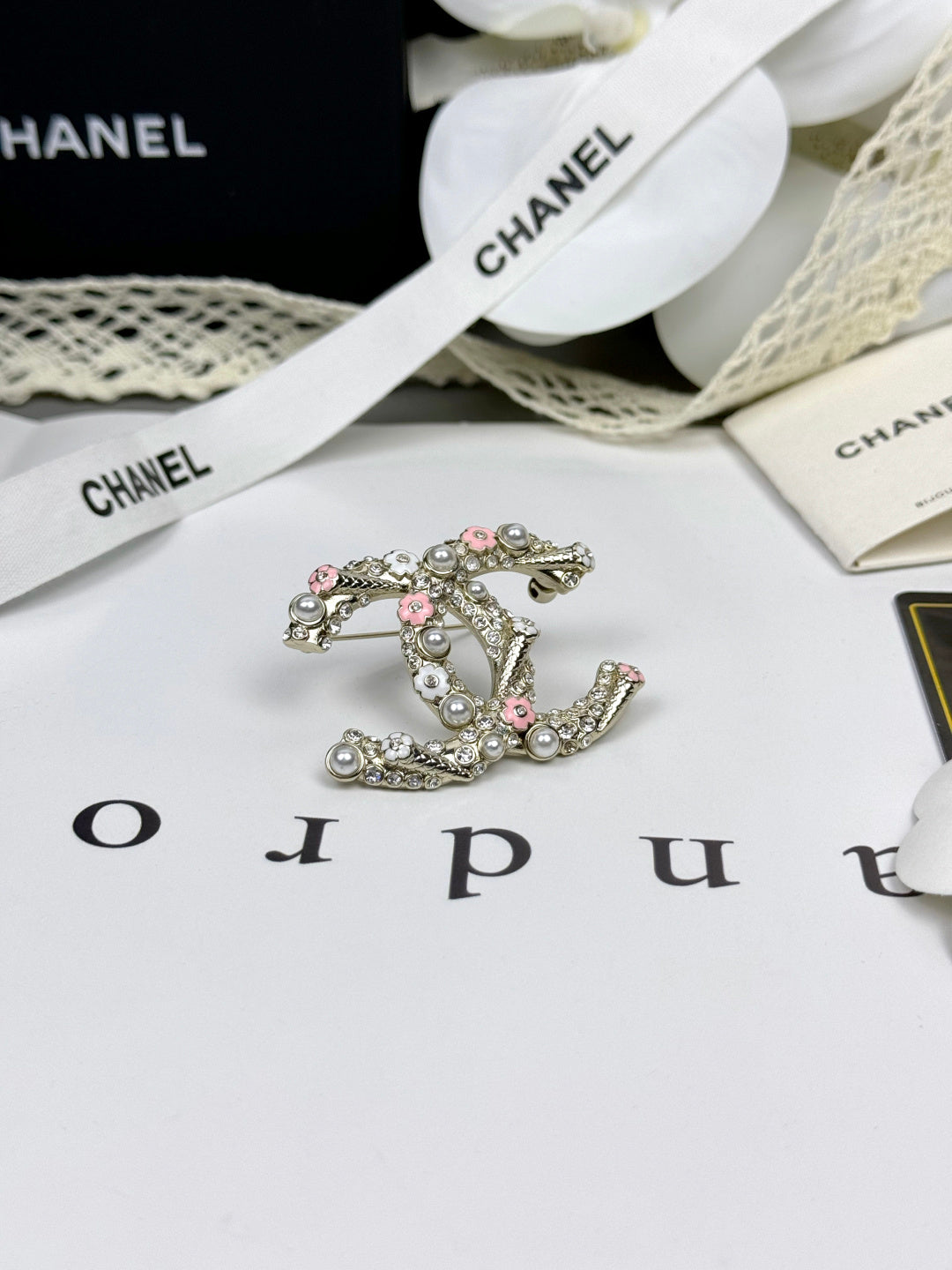 [⭐Clover Jewelry]26C Pink-White Enamel Ice Cream Cone Double C Brooch