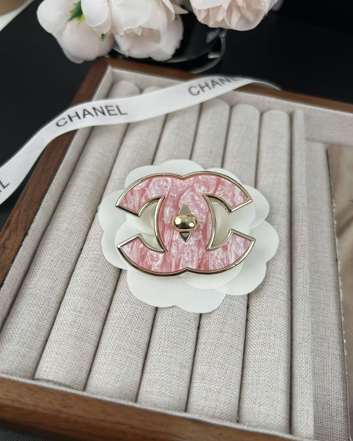[⭐Clover Jewelry]Pink Resin Classic Brooch 5cm