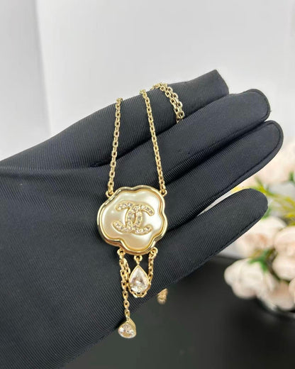 [⭐Clover Jewelry]Cloud Pearl Mother-of-Pearl Diamond Chain Pendant Necklace