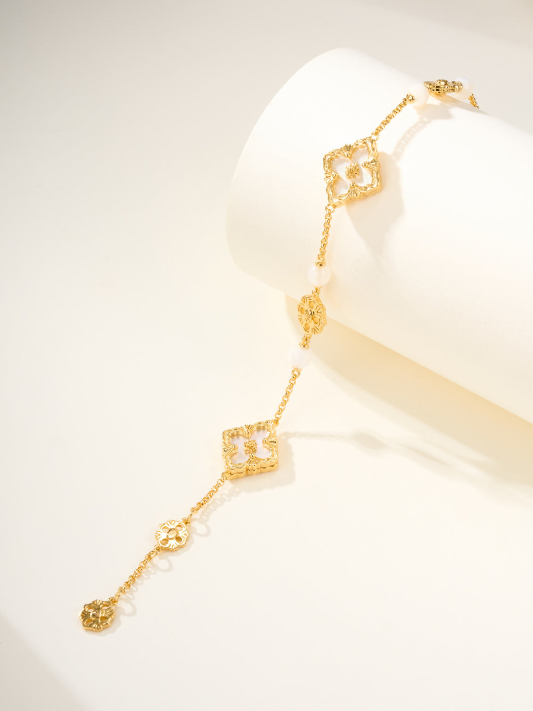 [⭐Clover Jewelry]B.C.L ENAMELED Three-Flower Bracelet（Trumpet)