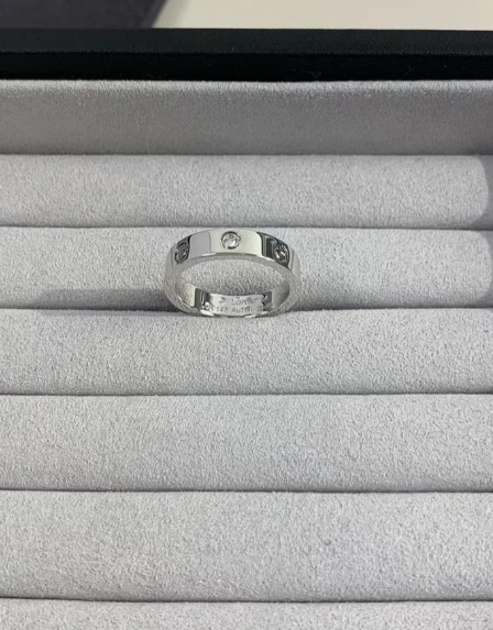 [⭐Clover Jewelry]LOVE RING 4MM 1 DIAMOND SILVER