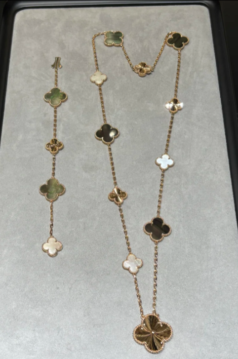 [⭐Clover Jewelry]DETACHABLE CLOVER 15(11+4) FLOWER SILVER NECKLACE SET