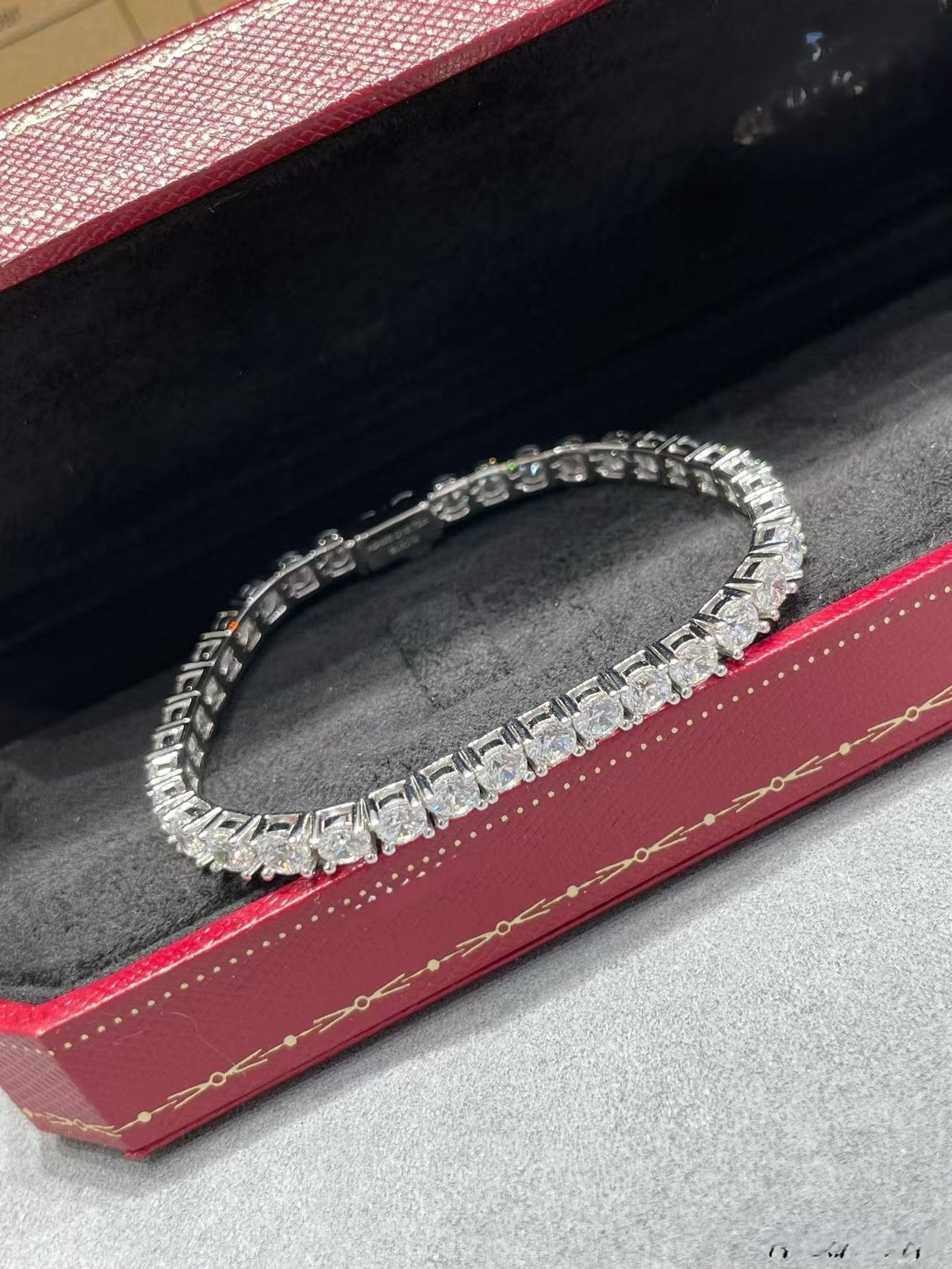 [⭐Clover Jewelry jewelrys]TENNIS BRACELET WITH FULL DIAMOND SETTING