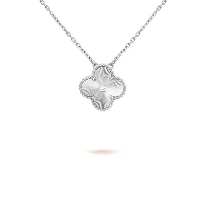 [⭐Clover Jewelry]CLOVER  15MM DIAMOND LASER NECKLACE SILVER
