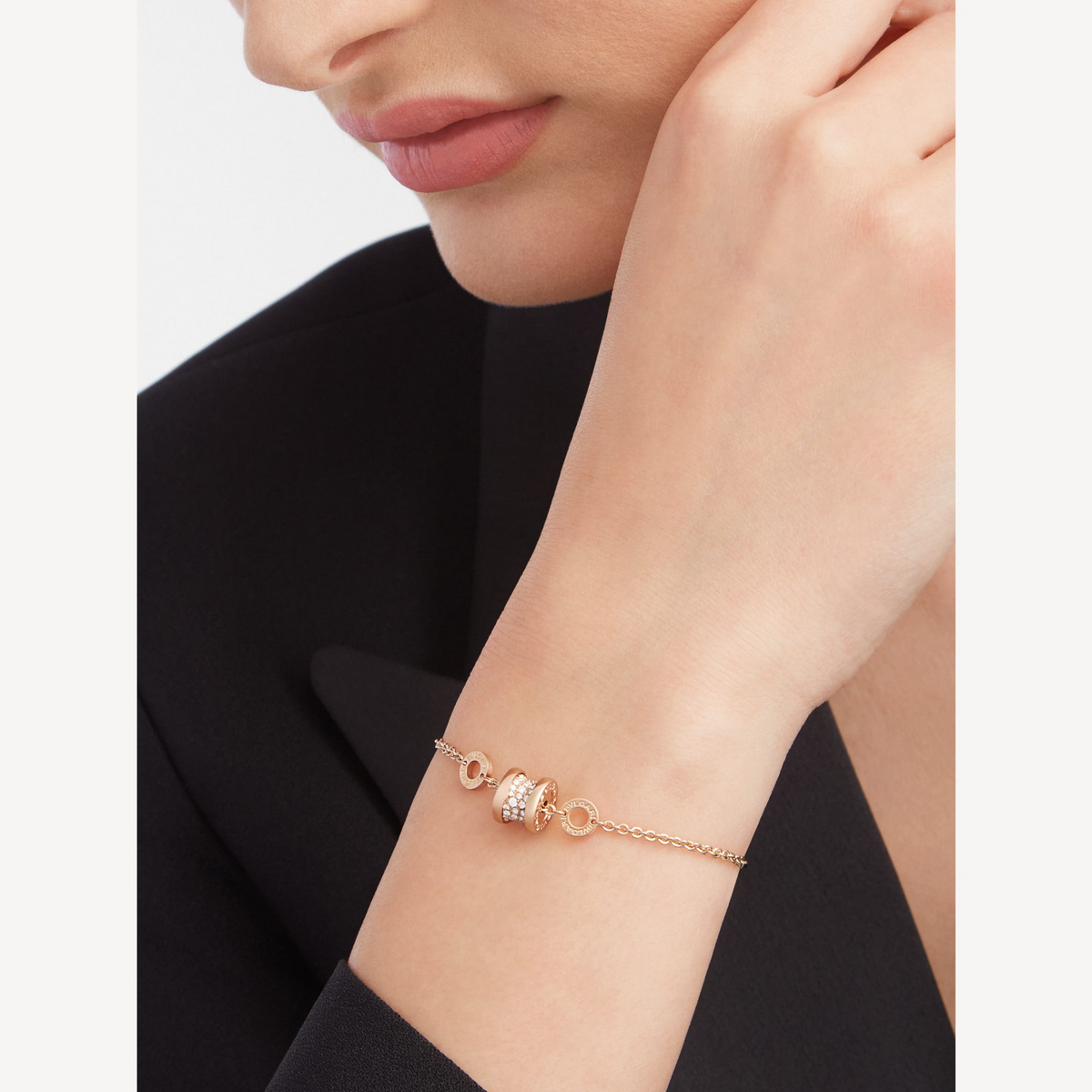 [⭐Clover Jewelry]ZERO 1 SOFT PINK GOLD WITH PAVED DIAMONDS ON THE SPIRAL BRACELET