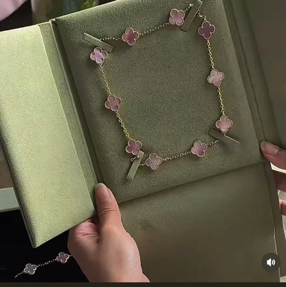 [⭐Clover Jewelry Jewellery] Pink Necklace with Ten Clover Designs