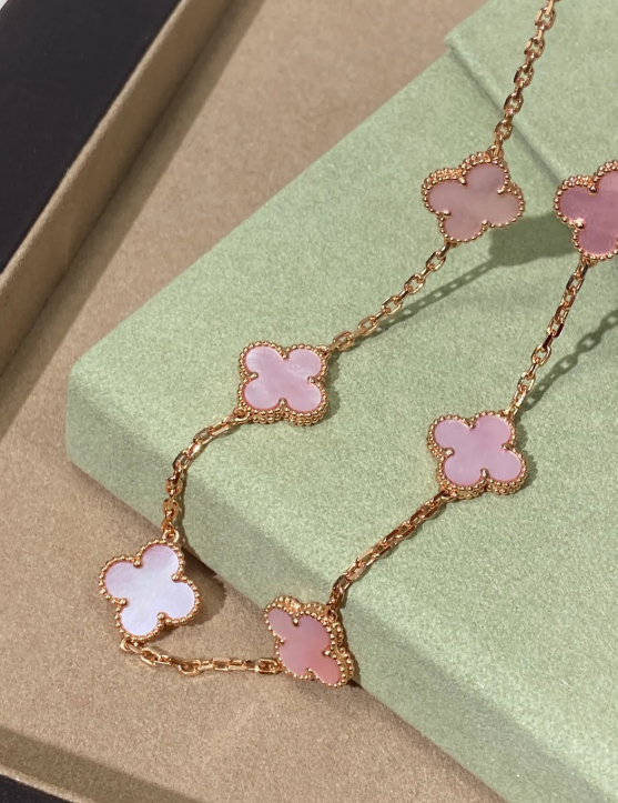 [⭐Clover Jewelry Jewellery] Pink Necklace with Ten Clover Designs