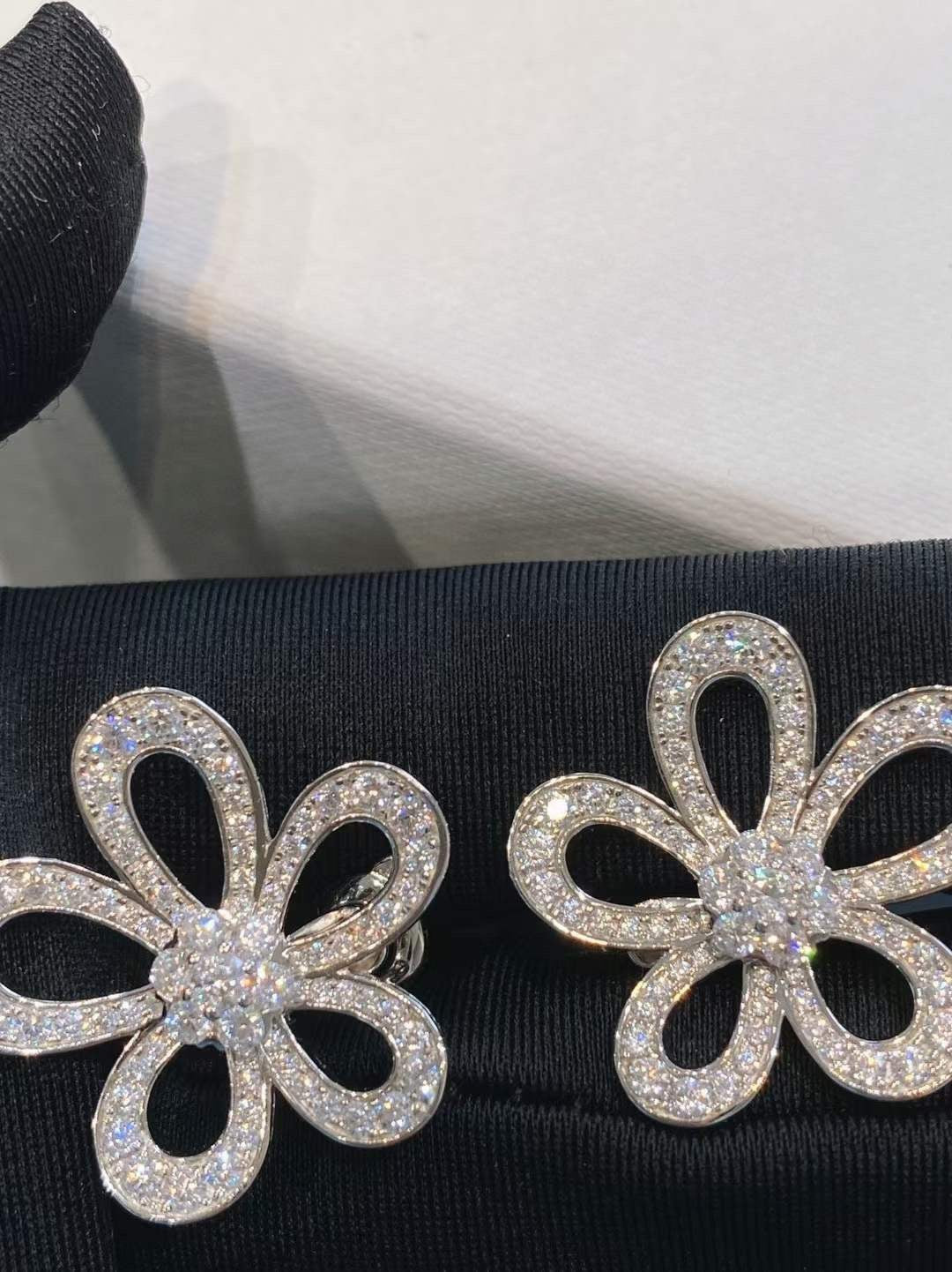 [⭐Clover Jewelry]FLOWERLACE EARRINGS FULL DIAMONDS