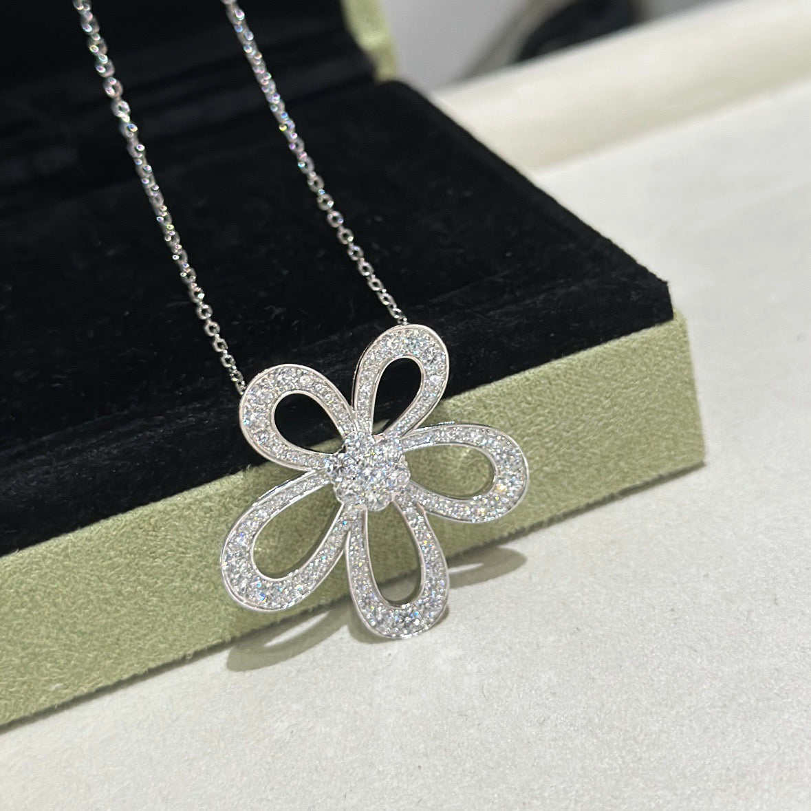 [⭐Clover Jewelry]FLOWERLACE NECKLACE FULL DIAMONDS