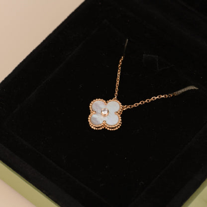 [⭐Clover Jewelry]CLOVER 15MM DIAMOND WHITE FRITILLARIA NECKLACE
