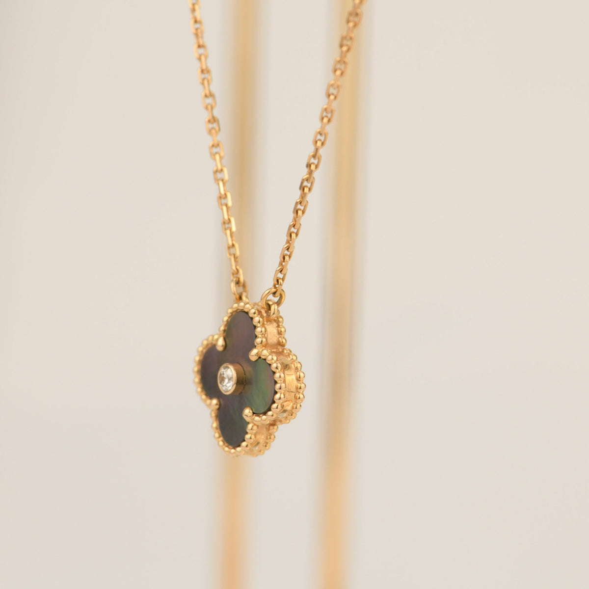 [⭐Clover Jewelry]CLOVER 15MM DIAMOND AND MOTHER-OF-GREY NECKLACE