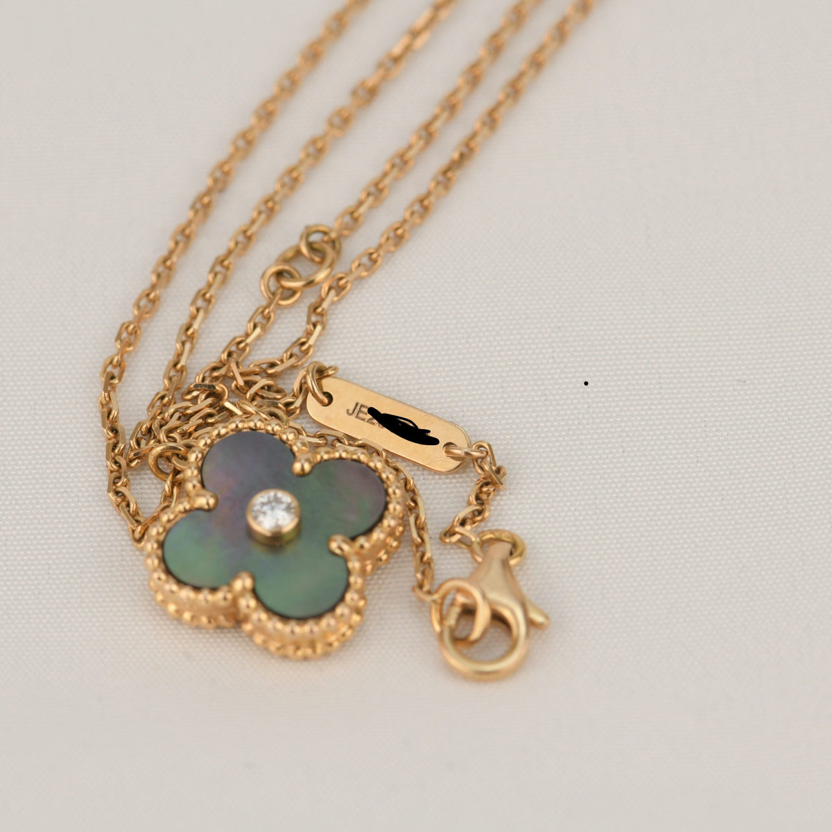 [⭐Clover Jewelry]CLOVER 15MM DIAMOND AND MOTHER-OF-GREY NECKLACE