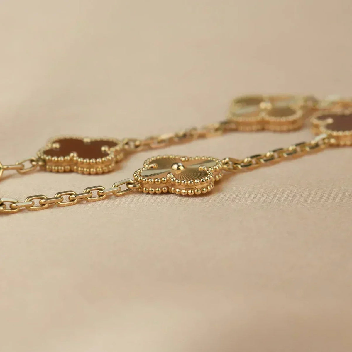 [⭐Clover Jewelry] CLOVER 5 MOTIF RED CORNELIAN BRACELET COLLECTION