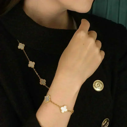 [⭐Clover Jewelry]CLOVER WHITE PEARL MOP 5 MOTIF BRACELET COLLECTION