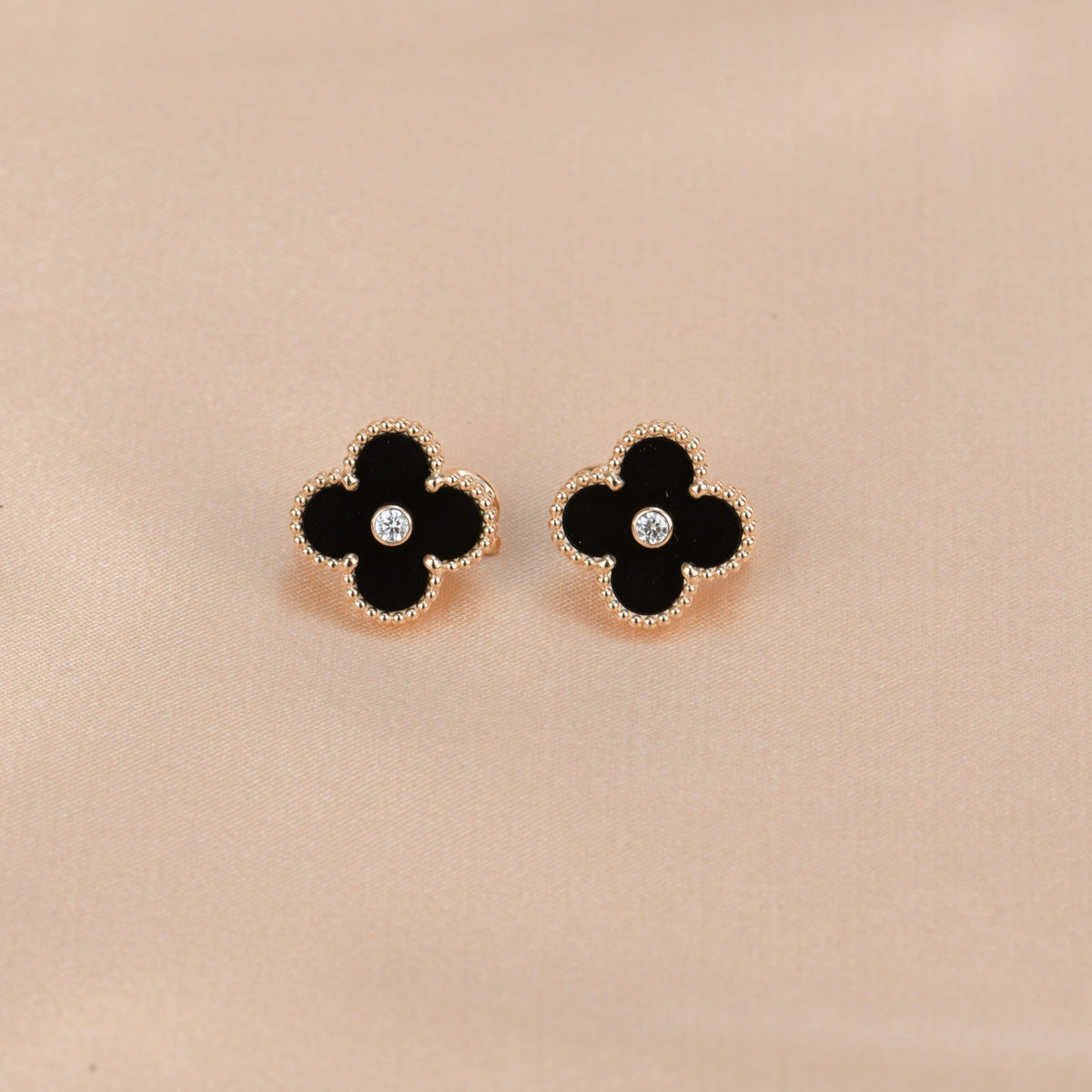 [⭐Clover Jewelry]CLOVER MEDIUM 1 MOTIFS ONYX DIAMOND EARRINGS