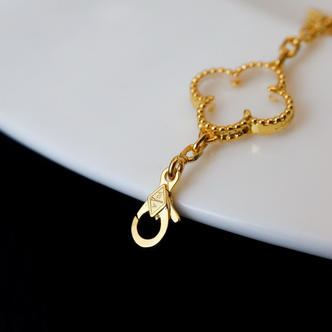 [⭐Clover Jewelry]CLOVER 5 MOTIF ROCK CRYSTAL BRACELET