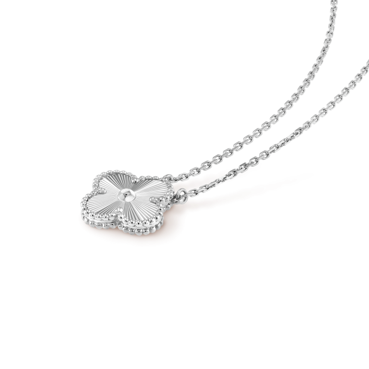 [⭐Clover Jewelry]CLOVER 15MM LASER NECKLACE SILVER