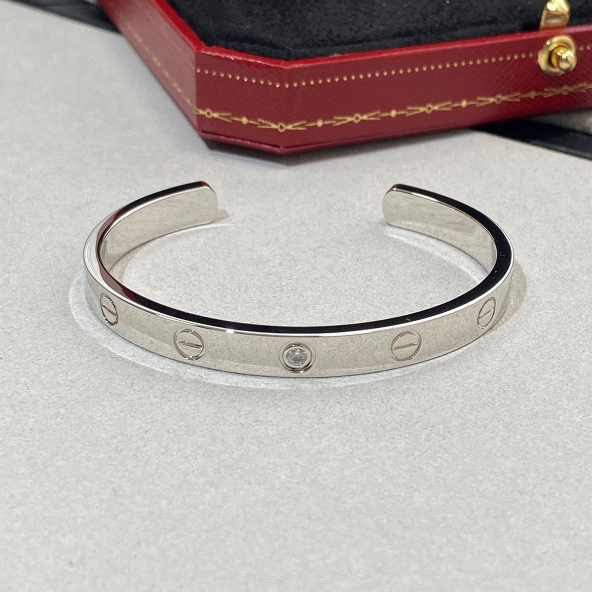 [⭐Clover Jewelry]LOVE BRACELET 6.1MM 1 DIAMOND OPEN CUFF