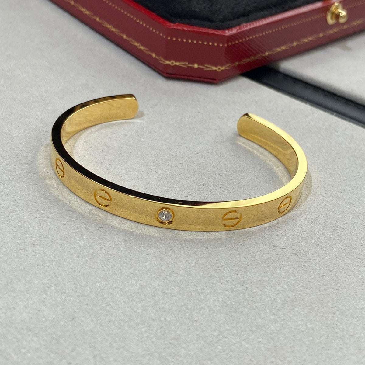 [⭐Clover Jewelry]LOVE BRACELET 6.1MM 1 DIAMOND OPEN CUFF