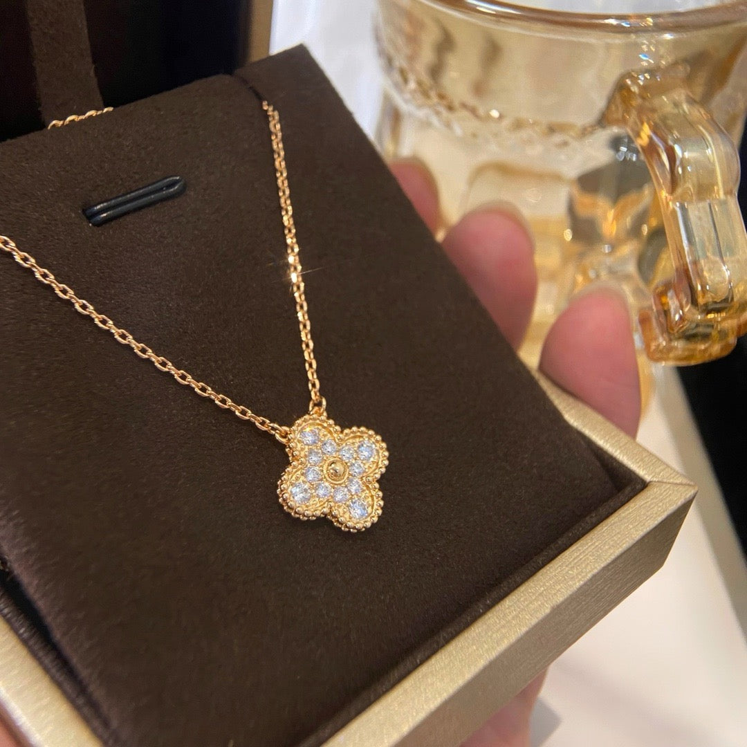 [⭐Clover Jewelry]CLOVER 15MM DIAMOND SINGLE FLOWER NECKLACE